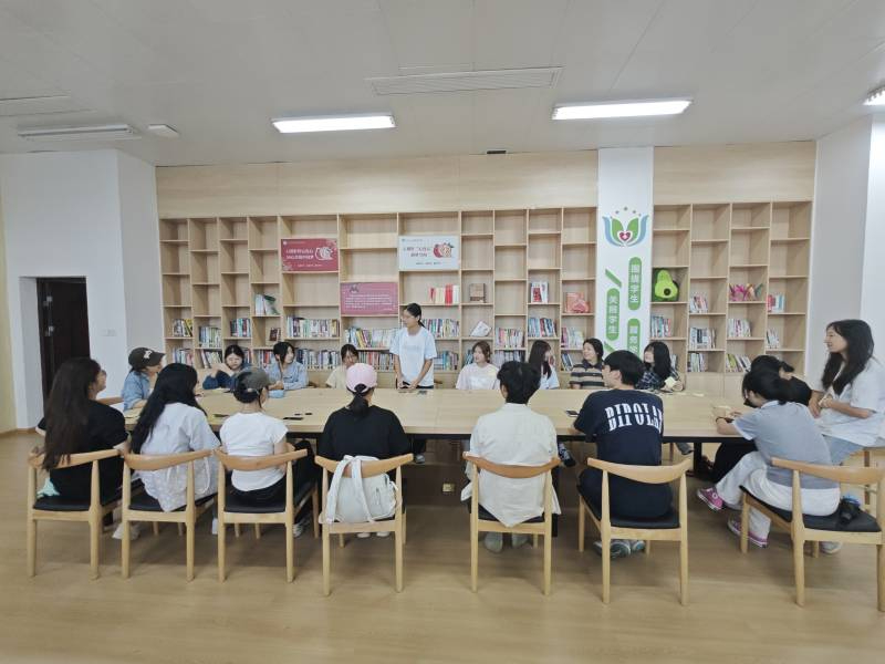 马克思主义学院开展 “传递友善·拥抱世界”主题活动